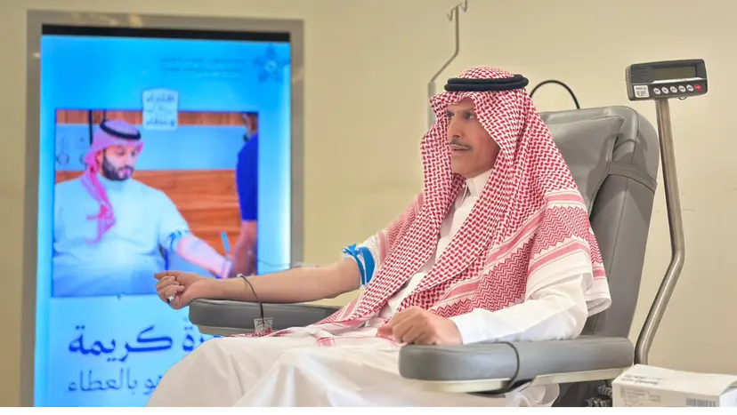 محافظ تيماء يشارك في الحملة الوطنية السنوية للتبرع بالدم لعام 2026م