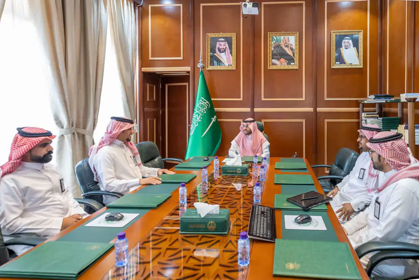 نائب أمير حائل يستقبل مدير عام الصحة بالمنطقة