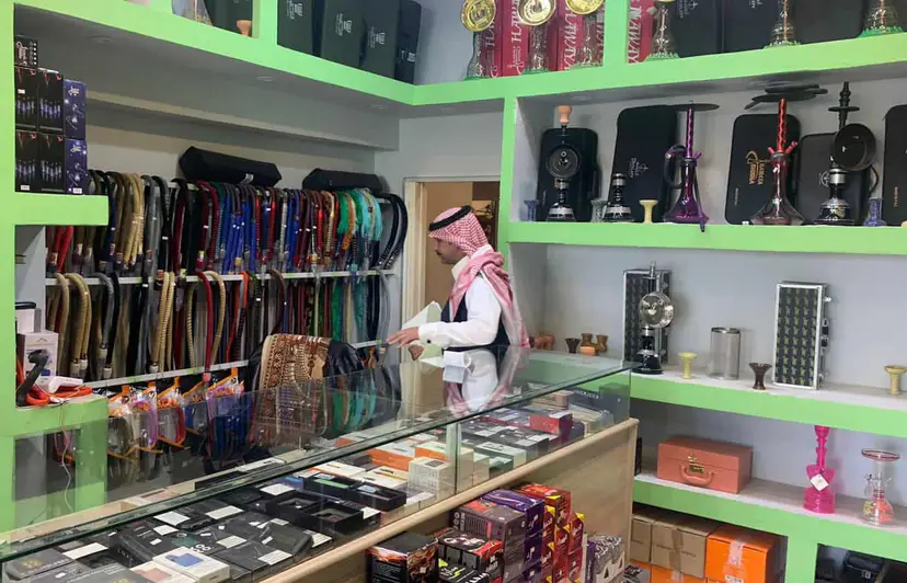 لجنة مكافحة التبغ بصحة حائل تواصل جولاتها الرقابية