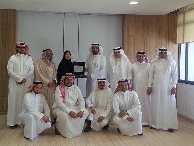 وزير التجارة يتسلم جائزة أفضل دولة مستضيفة لمسابقة "كأس الإبداع التجاري"