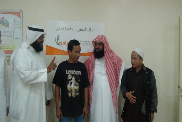 57 وافداً يعلن إسلامه بالدمام