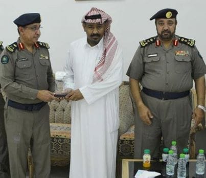 الدفاع المدني بجازان يكرم المتقاعدين