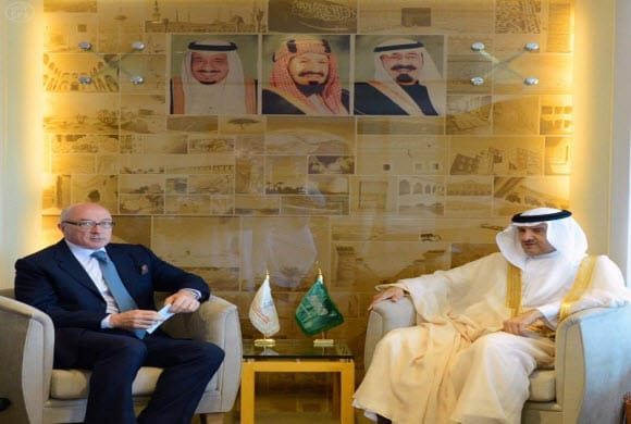 سلطان بن سلمان يستقبل السفير البريطاني