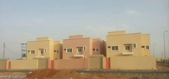 مؤسسة سلطان بن عبدالعزيز توزع أسكان حائل