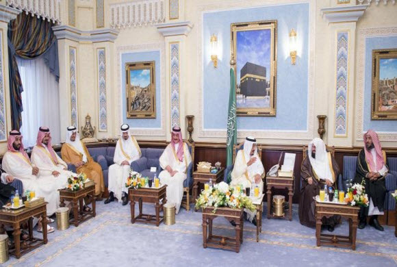 الأمير سلمان يصل مكة لقضاء رمضان