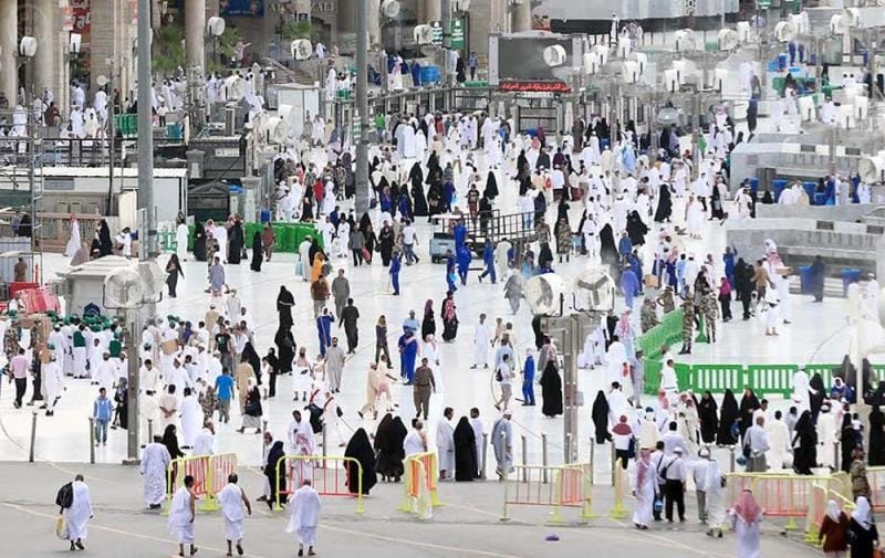 رذاذ الماء البارد: تلطيف أجواء المسجد الحرام