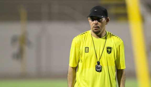 اقالة خالد القروني: الاتحاد يعين عمرو أنور
