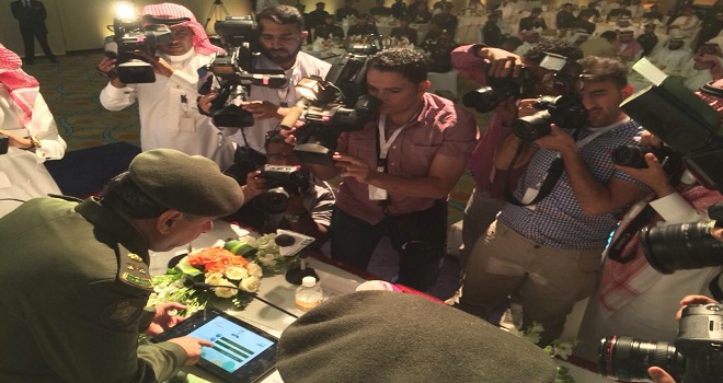 تجديد الجواز والإقامة: خدمات إلكترونية جديدة
