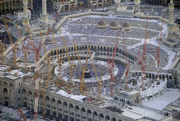 خادم الحرمين يوجه بتوسعة المسجد الحرام