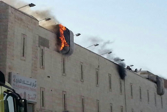 حريق مجمع البلاد مول: الدفاع المدني ينعى شهيديه
