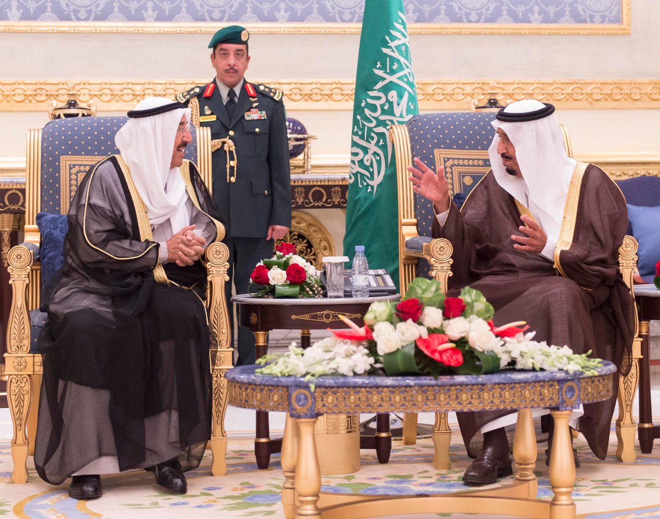 ولي العهد يستقبل أمير الكويت في الرياض