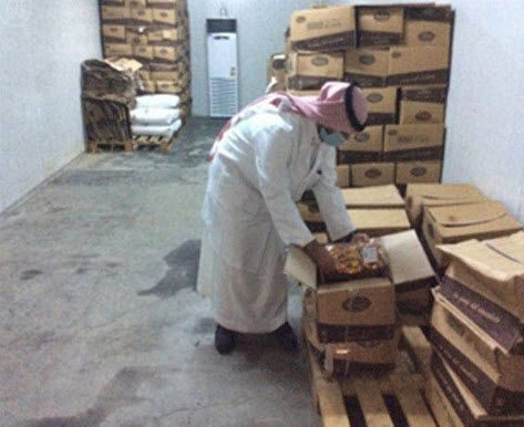 الغذاء والدواء تضبط مواد غذائية ملوثة