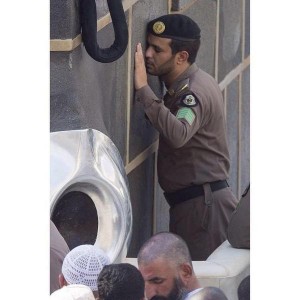 BzA7t_hCQAA-rOP