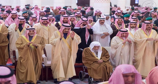 ولي العهد يُصلي على الأمير سعد بن عبد الرحمن