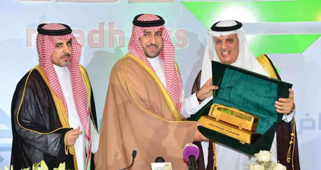 توقيع عقد مشروع شبكة الحافلات بالرياض