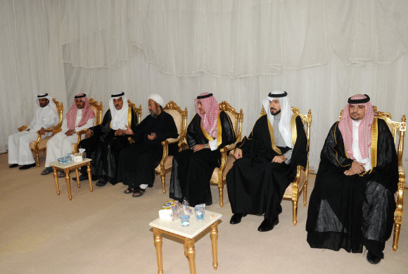 وفد غرفة الشرقية يقدم العزاء في الدالوة