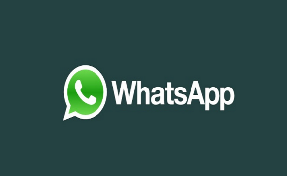 مسنة تطرد أبناءها بسبب واتس آب