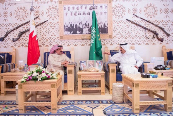 استقبال الملك سلمان للملك حمد - تفاصيل كاملة
