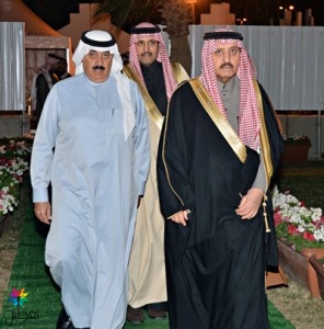 الامير أحمد يطمئن على صحة الملك عبدالله