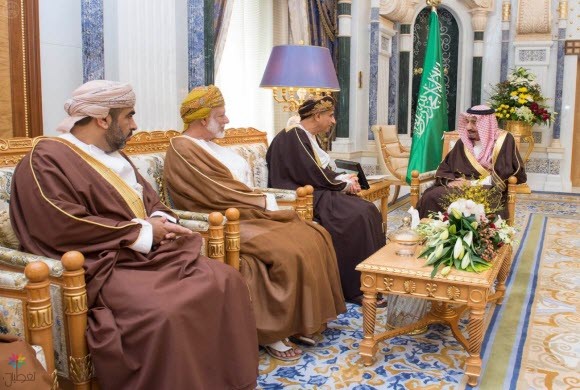 الملك يستقبل نائب رئيس الوزراء العماني
