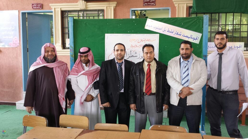 إذاعة مدرسية: معلمو المنهل يقدمون توعية
