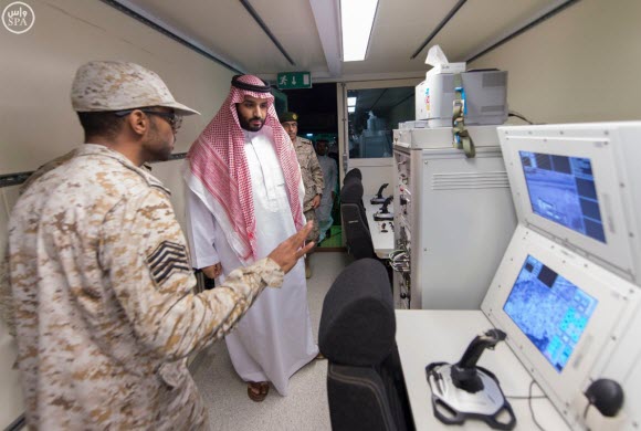وزير الدفاع يتفقد المنطقة الجنوبية