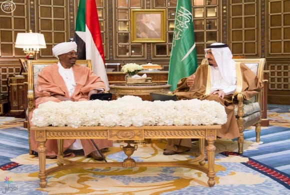 خادم الحرمين مع الرئيس السوداني: تفاصيل المباحثات