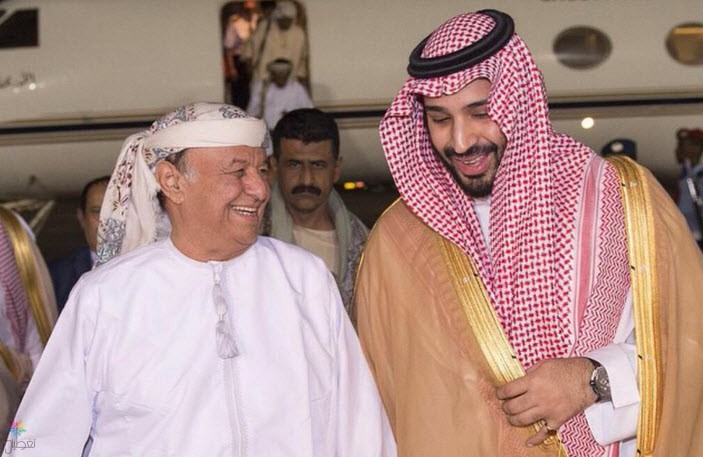الزي العماني لهادي: سر الزيارة للمملكة؟