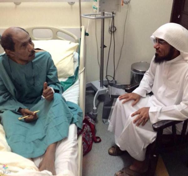 سلمان العودة يزور عبده خال: صورة مؤثرة