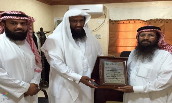 مجلس يام بالمنطقة الشرقية يكرم الشيخ ناصر بطي