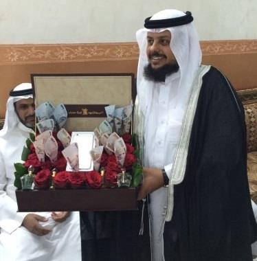 هدية زواج مفاجئة: مواطنة تهدي زوجها!