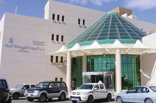 إعفاء مدير مدرسة وحسم على معلمين