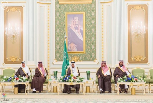 الملك يستقبل ضباط: تفاصيل اللقاء