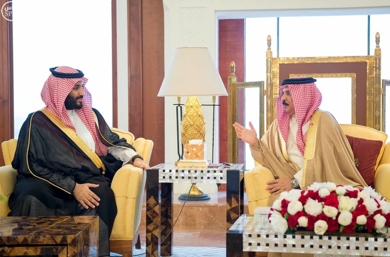 محمد بن سلمان في البحرين: استقبال ملكي