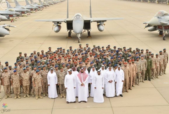 وزير الدفاع وولي عهد أبوظبي يبحثان الأوضاع الإقليمية