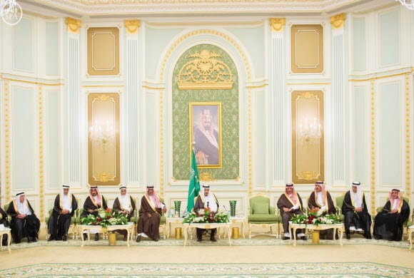 الملك يستقبل وزير الصحة | واس