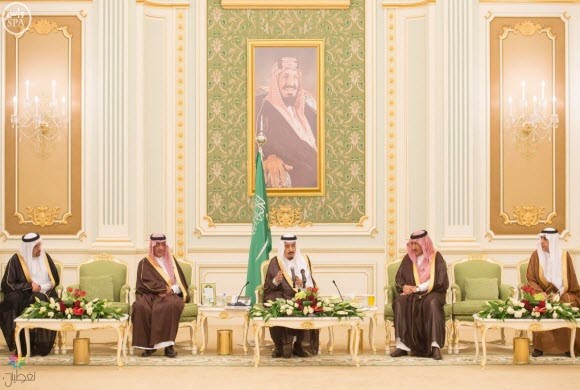 خادم الحرمين يستقبل وزير التعليم