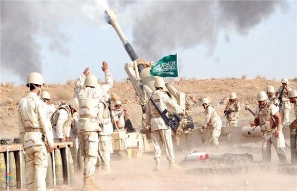 المدفعية السعودية تقصف تجمعات حوثية بجازان