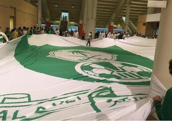 أكبر علم اهلاوي يزين الجوهرة المشعة