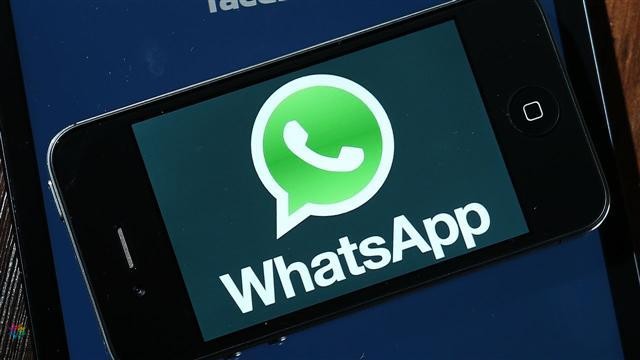 واتس آب يتيح الإبلاغ عن المستخدمين