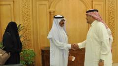 تكريم وزير الصحة لحارسة أمن
