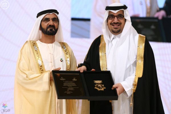 تسليم وسام الشخصية الرياضية العربية | أخبار