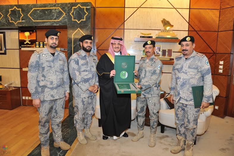 أمير الشرقية يستقبل قائد حرس الحدود