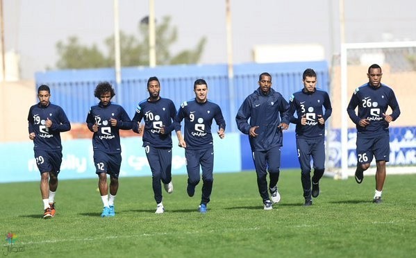 منح لاعبي الهلال إجازة 6 أيام.. ودونيس يطبق برنامج اليوم الكامل