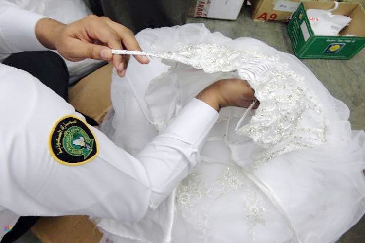 إحباط تهريب مخدرات بمطار الملك خالد