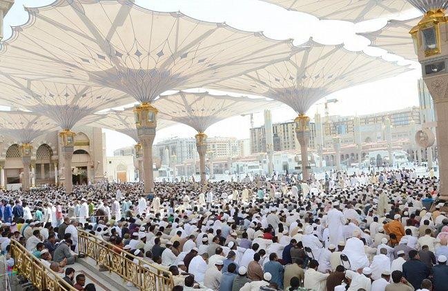 الشباب والدفاع عن الوطن: دعوة من إمام المسجد النبوي