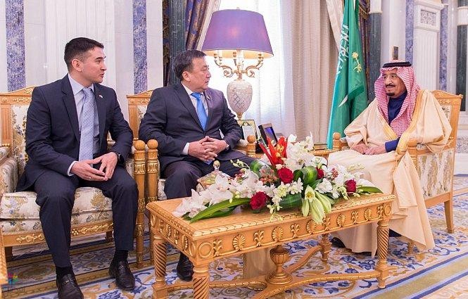 خادم الحرمين يستقبل رئيس البرلمان القرغيزي