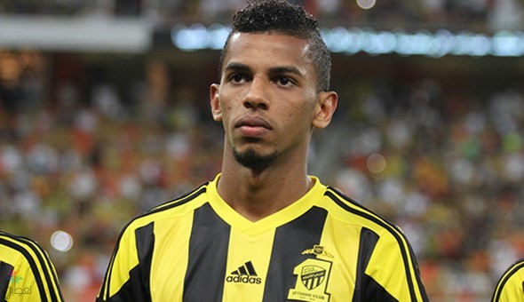عسيري يجدد عقده مع الاتحاد رسمياً
