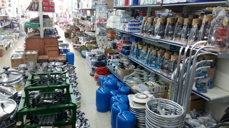 التحقق من سلامة مستلزمات الرحلات البرية