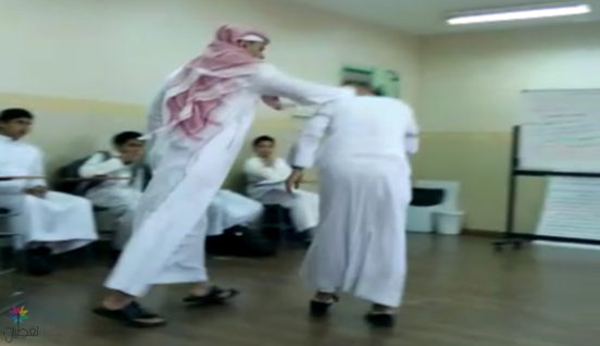 اعتذار معلم جدة: فيديو وصور